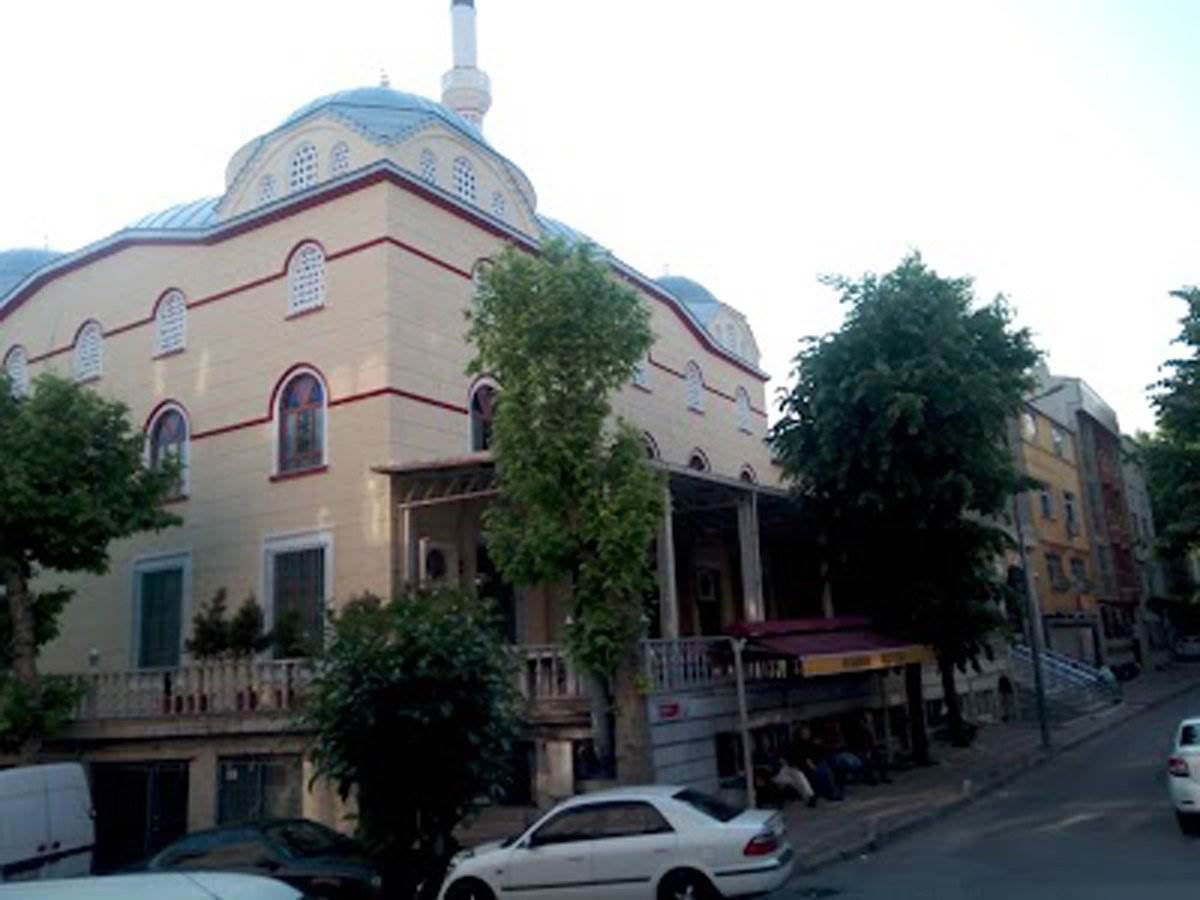 Çakmak Cami